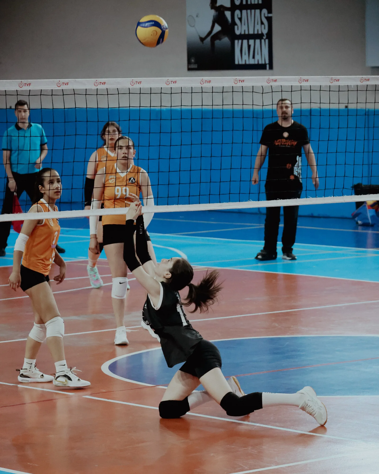 Falcons Voleybol Akademi saha fotoğrafı