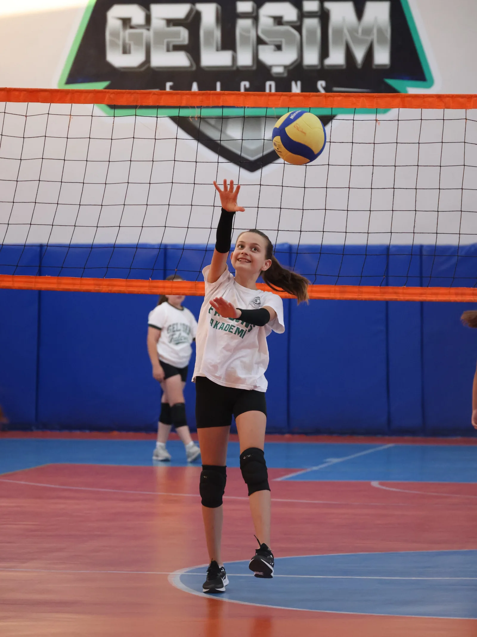 Falcons voleybol antrenmanı